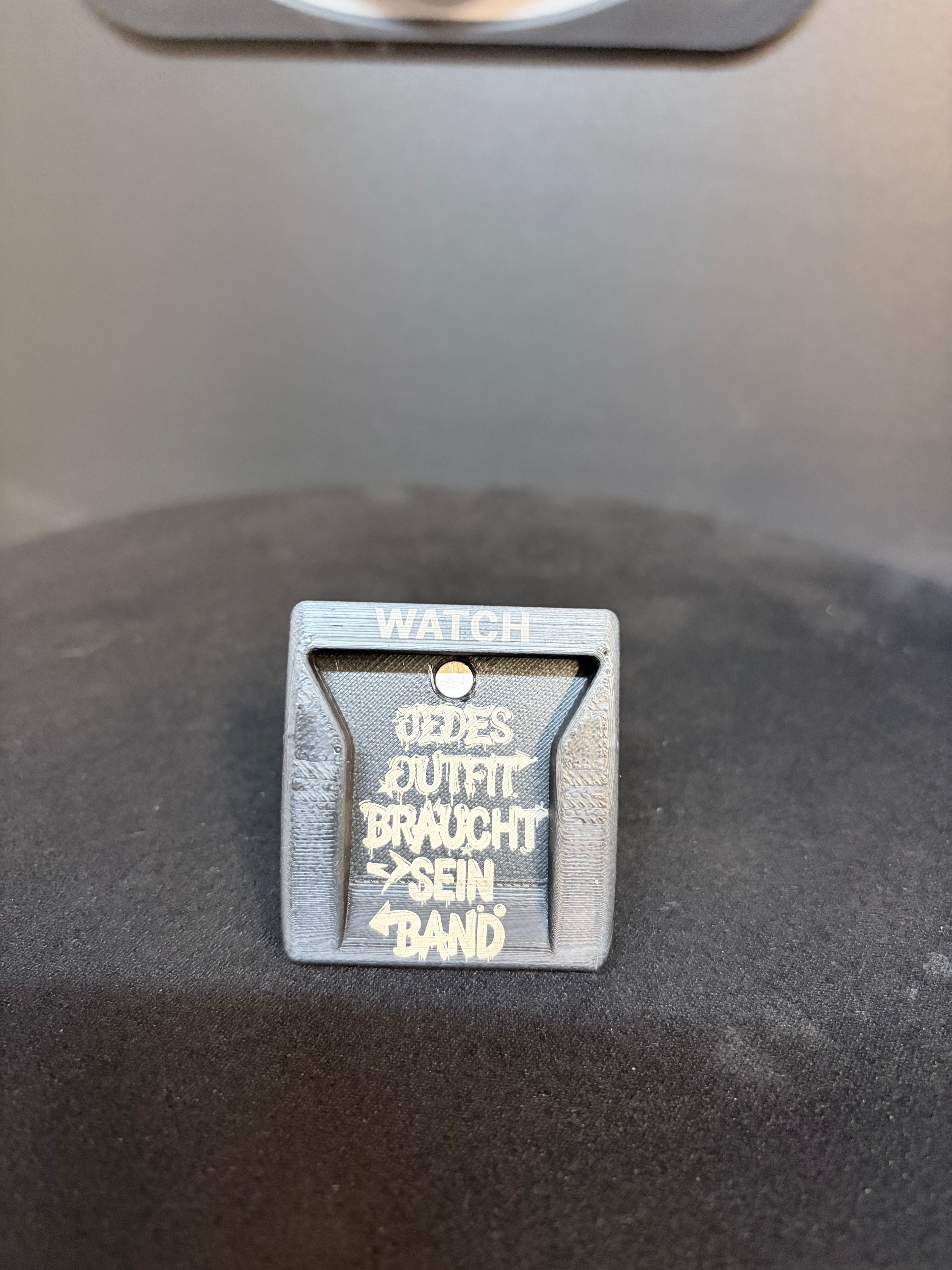 "JEDES OUTFIT BRAUCHT SEIN BAND" - Premium Wand-Organizer für Apple Watch Armbänder (inkl. Magnet-Upgrade)